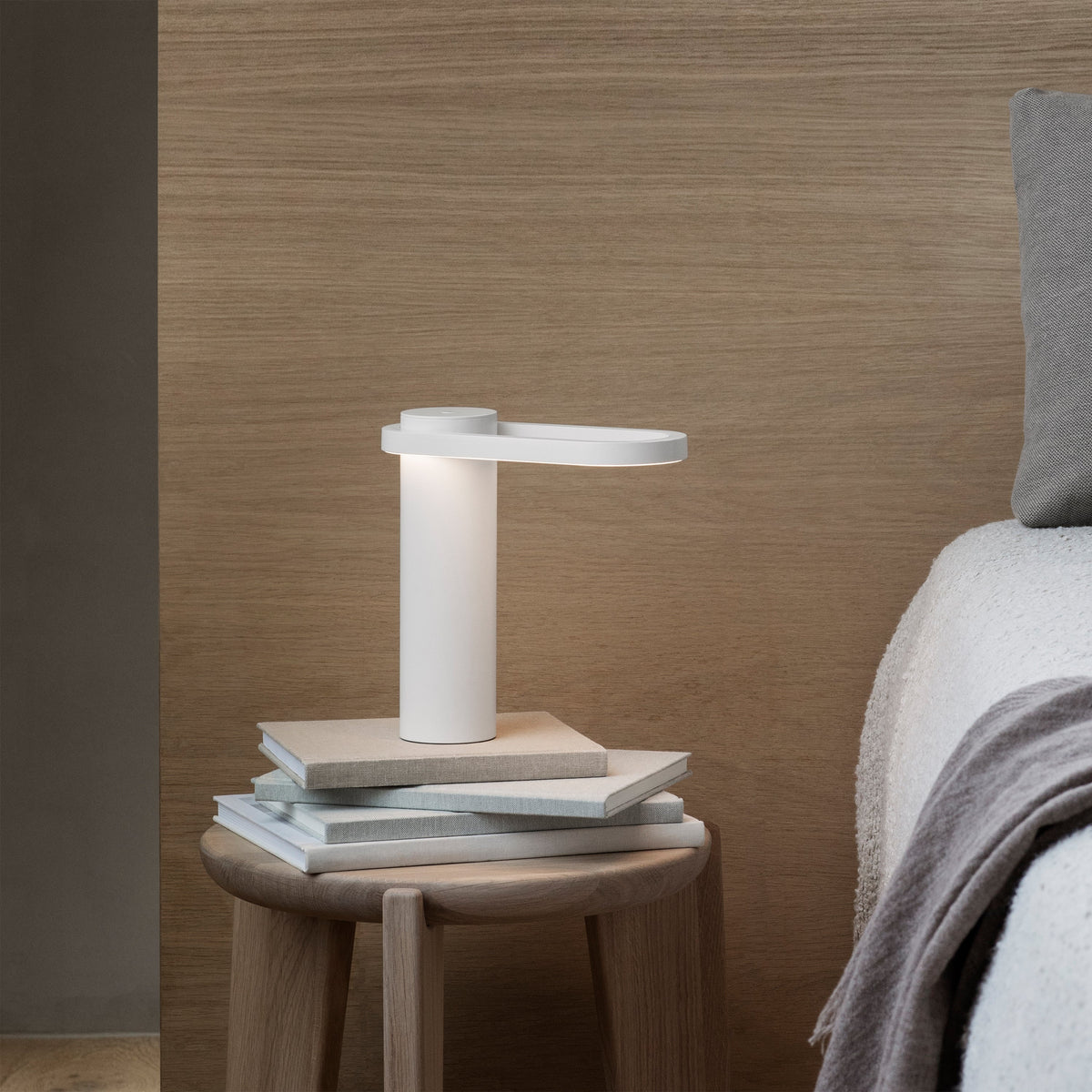 Hoop Mobile Rechargeable LED Lamp