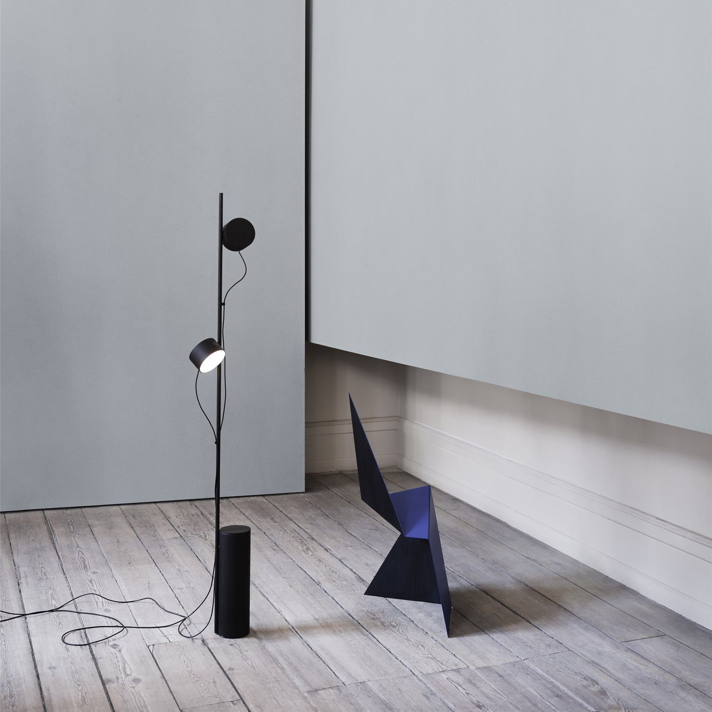 Post Floor Lamp