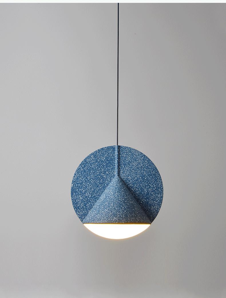 OSSA PENDANT
