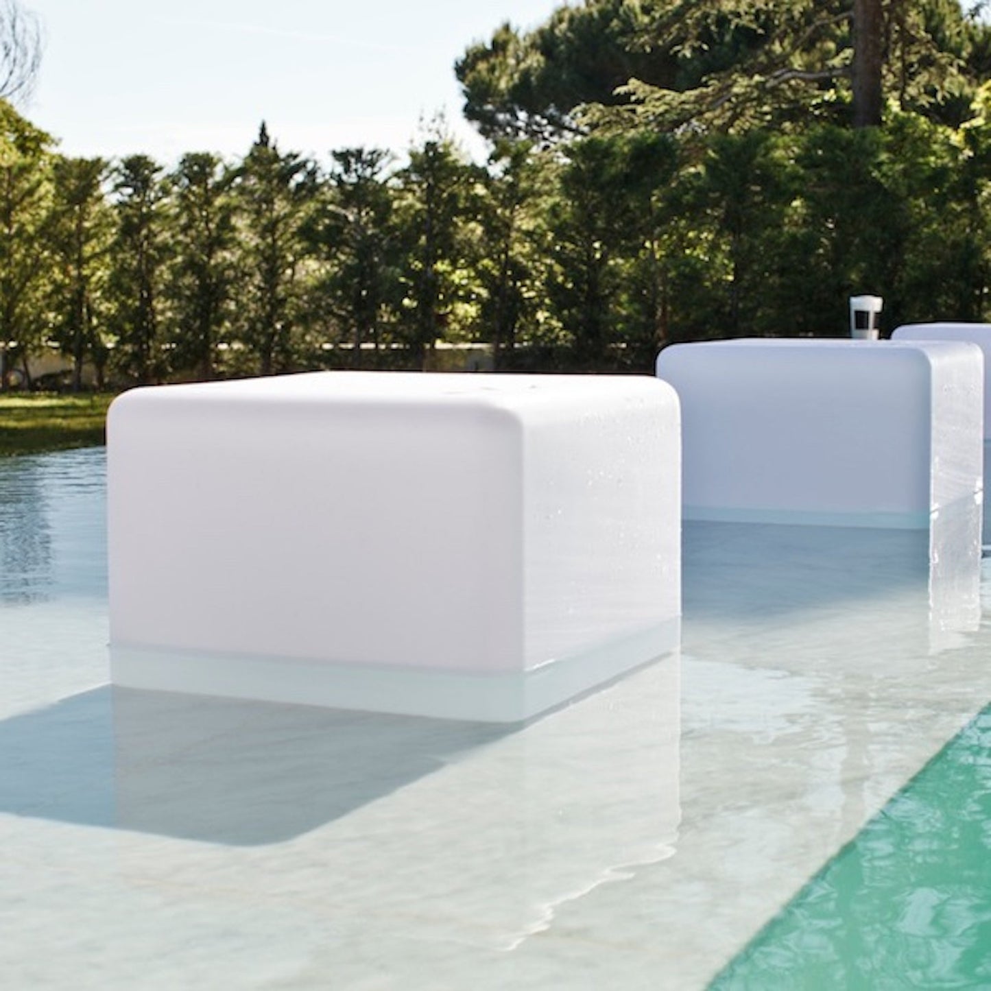 Cube Outdoor Bluetooth LED Floor Lamp