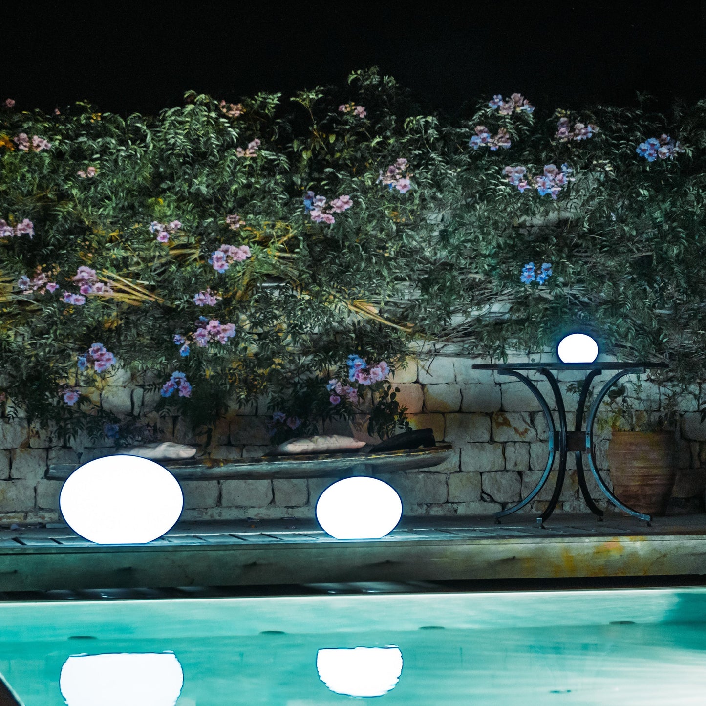 Flatball Outdoor Bluetooth LED Lamp