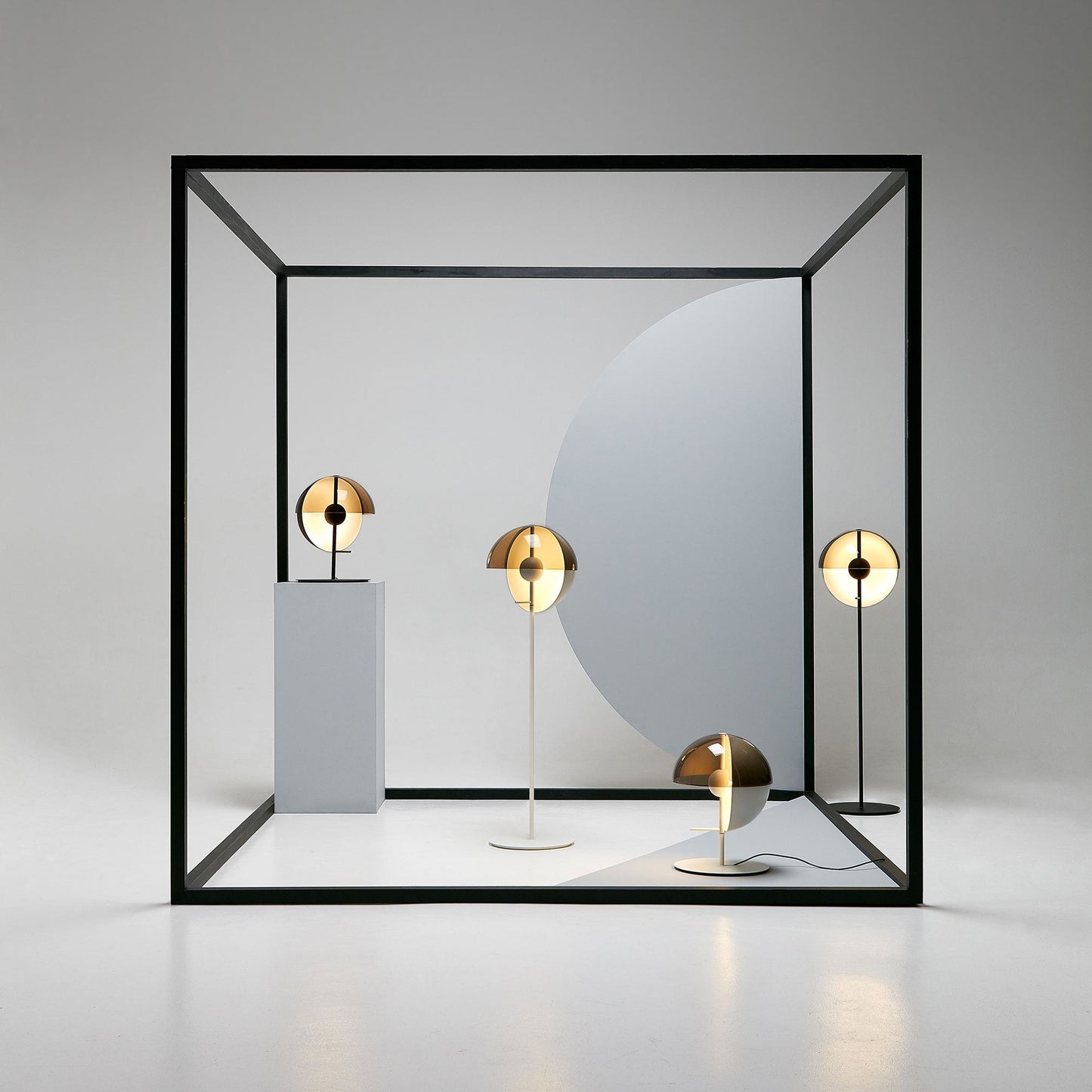 Theia P - Dimmable LED Floor Lamp