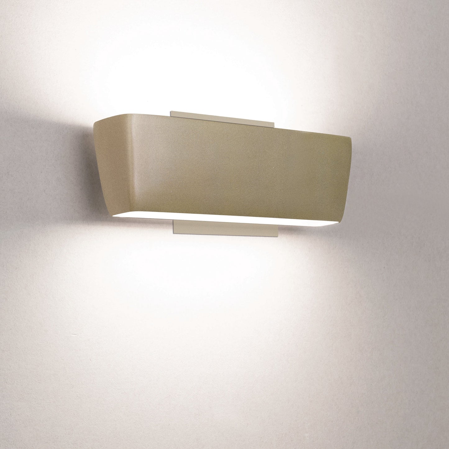 Flaca Wall Light