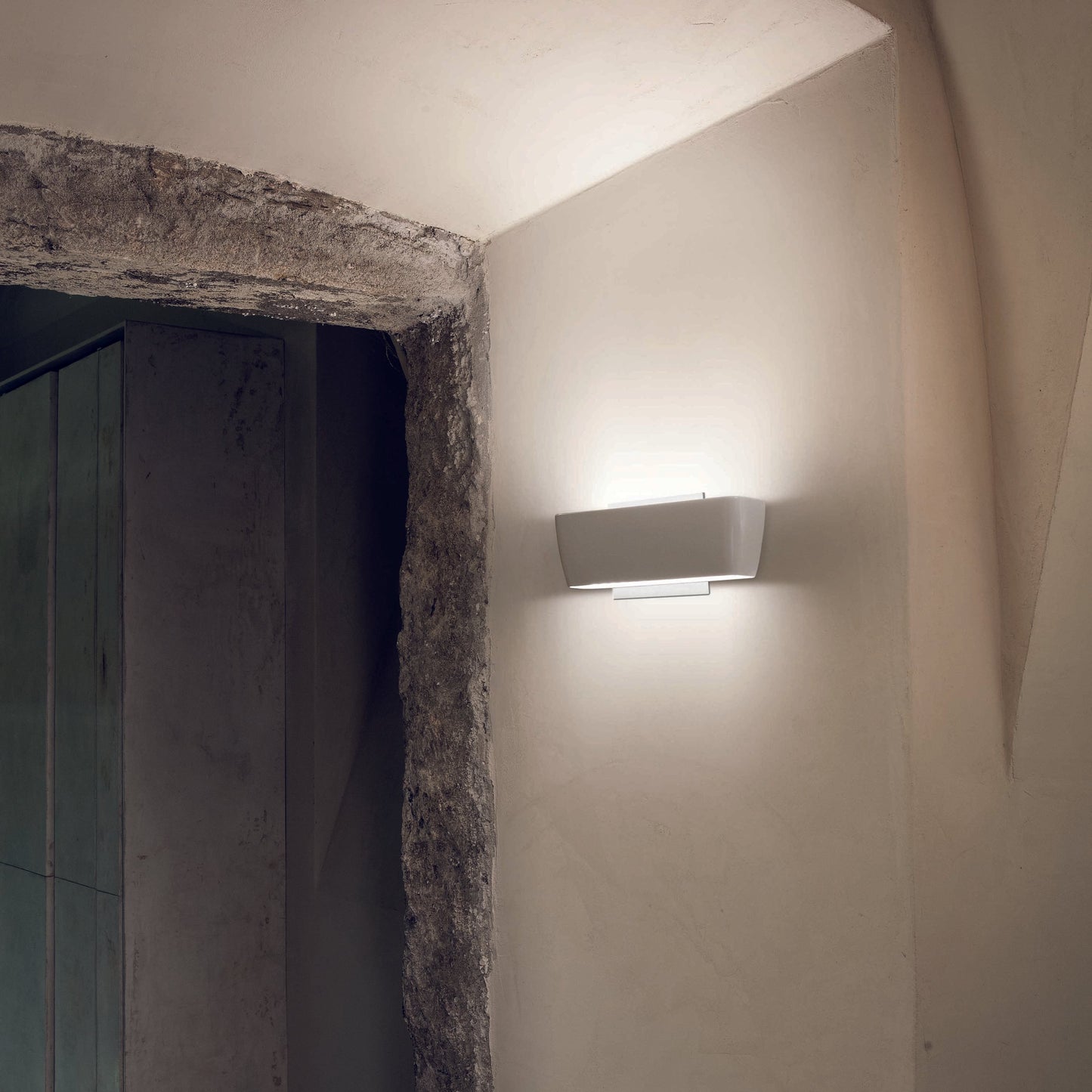 Flaca Wall Light