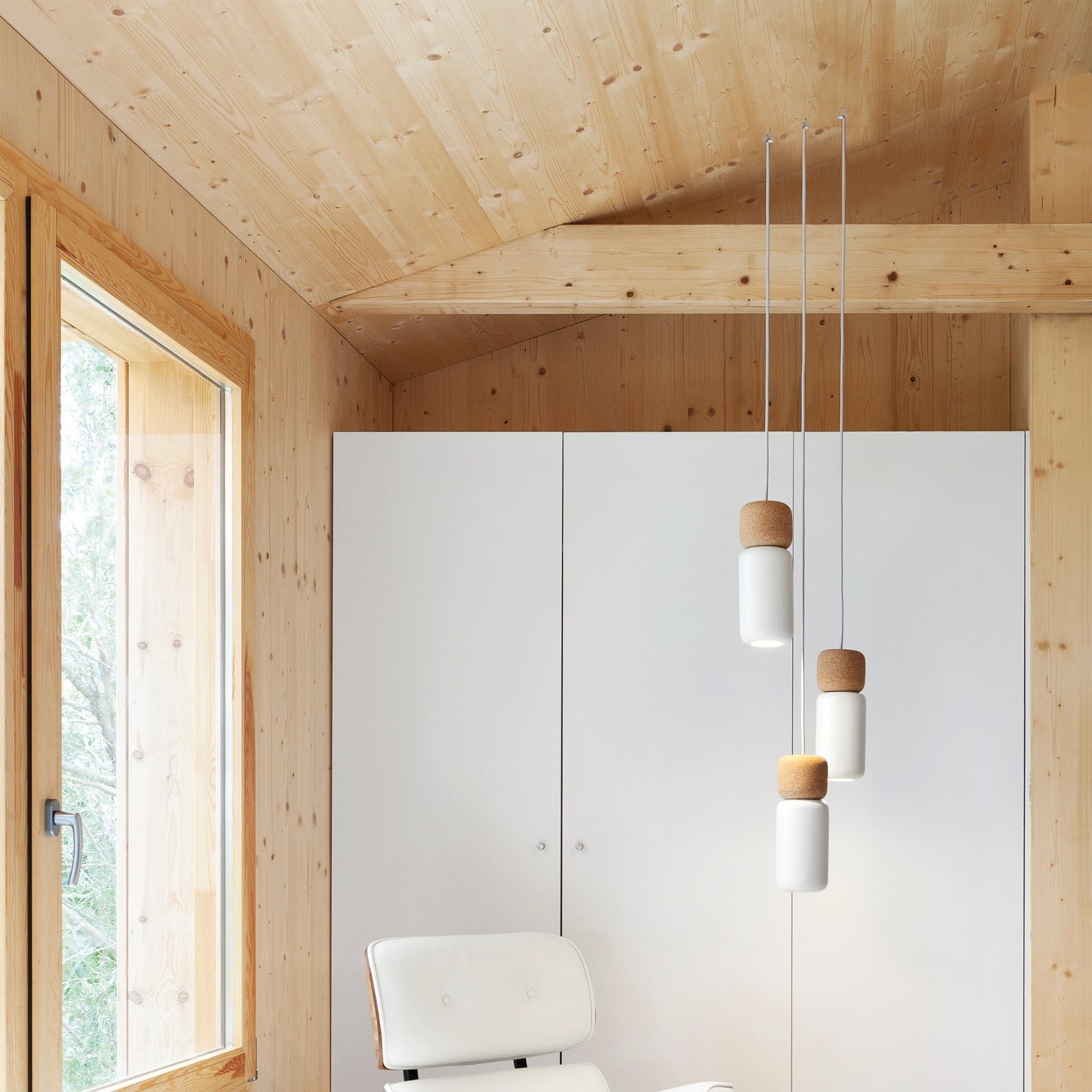 Pila Pendant Light