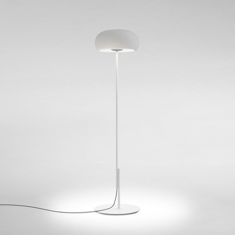 Vetra P LED Floor Lamp