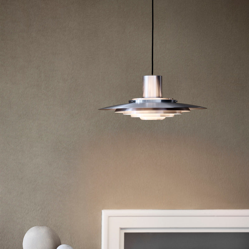 P376 Pendant Light