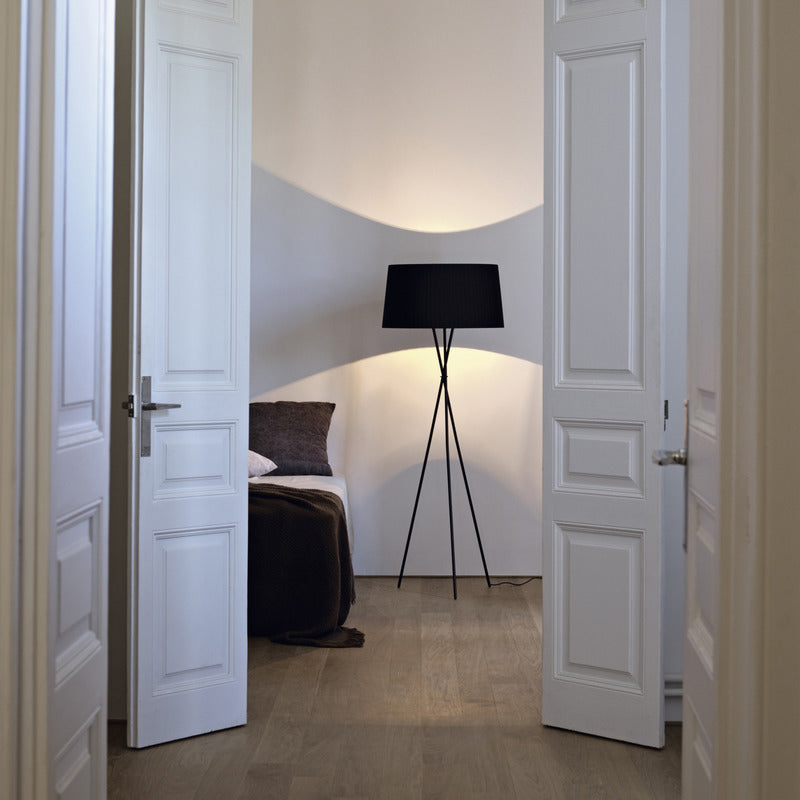 Tripode G5 Floor Lamp