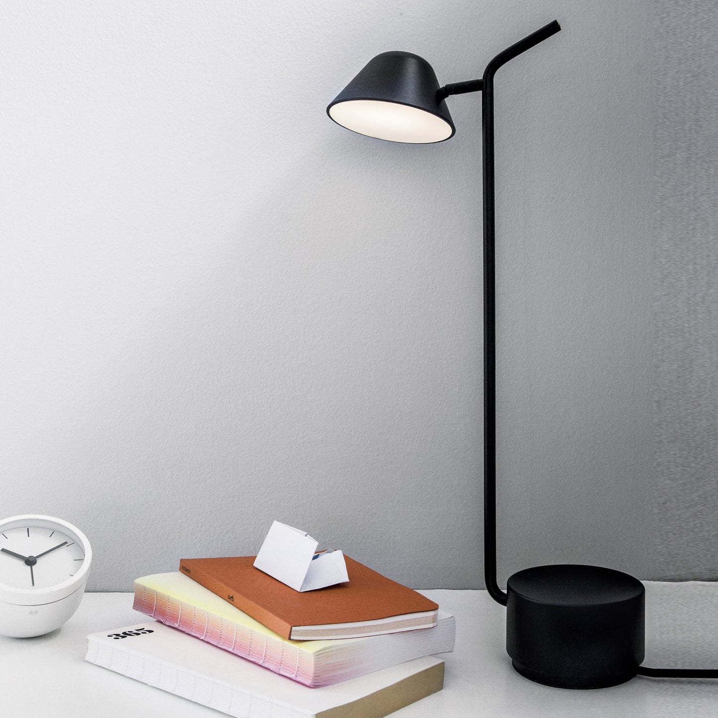 Peek Table Lamp