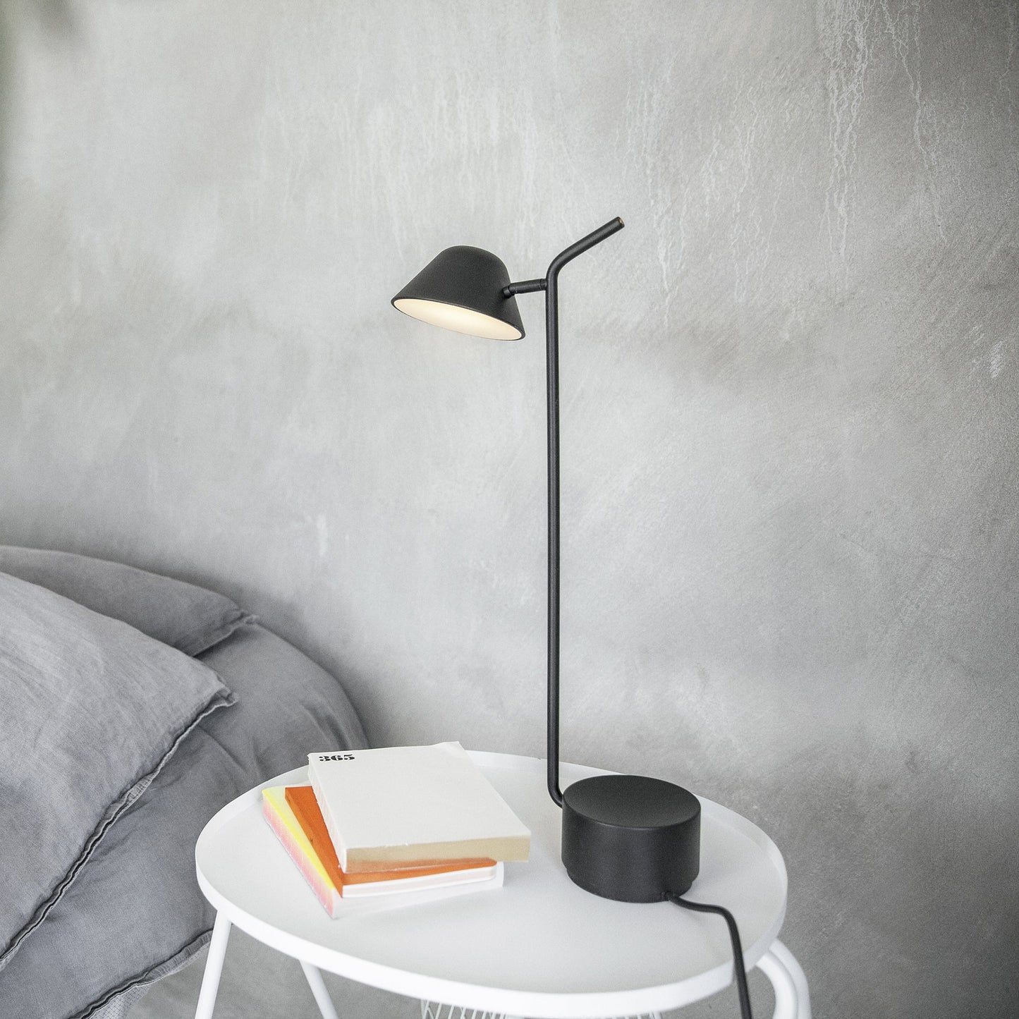 Peek Table Lamp