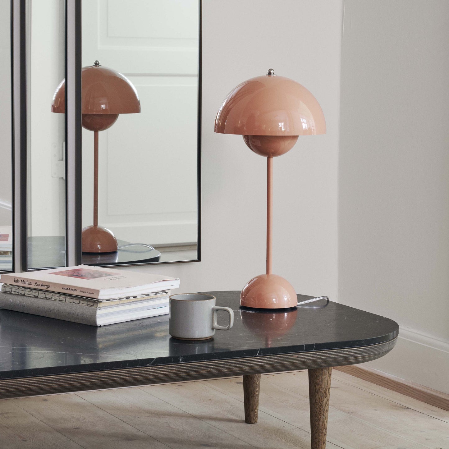 Flowerpot VP3 Table Lamp