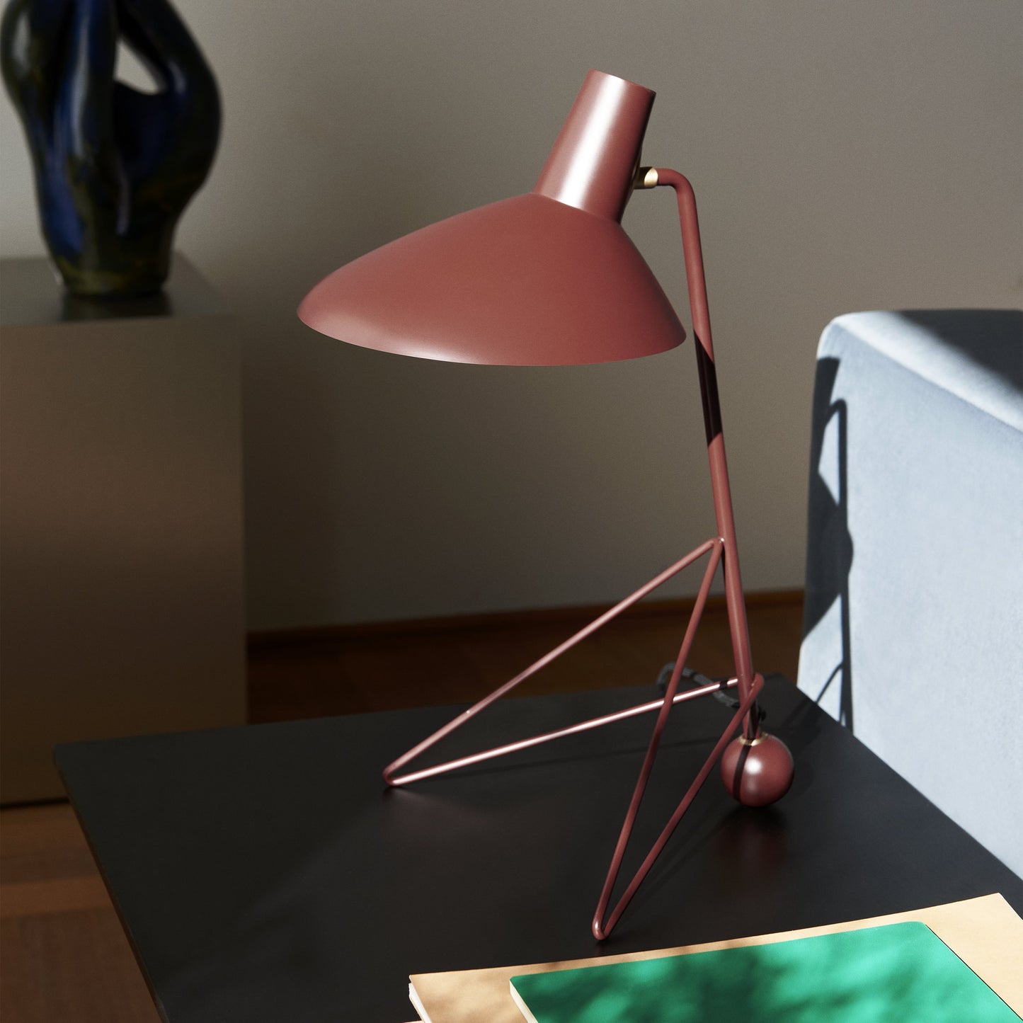 Tripod HM9 Table Lamp