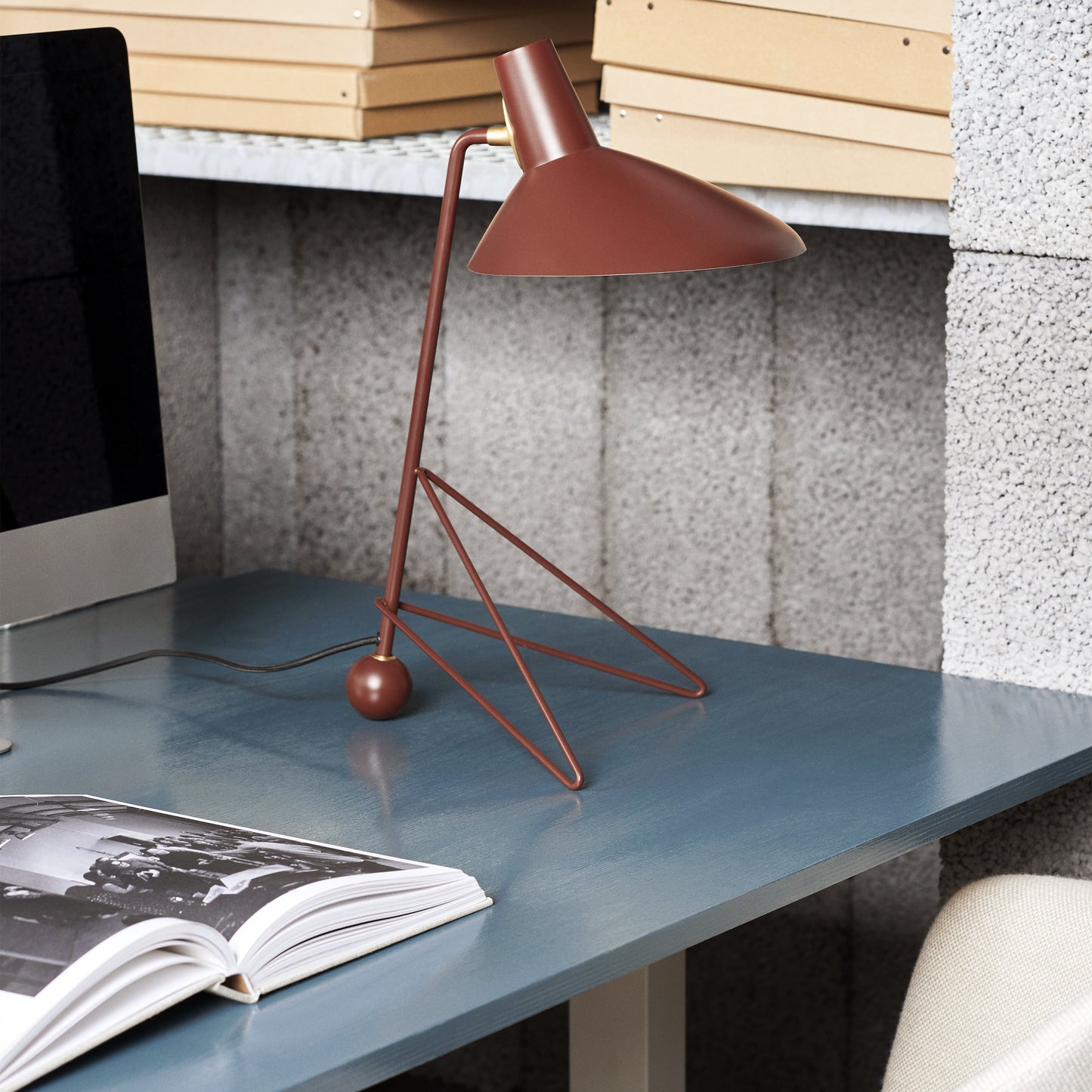 Tripod HM9 Table Lamp