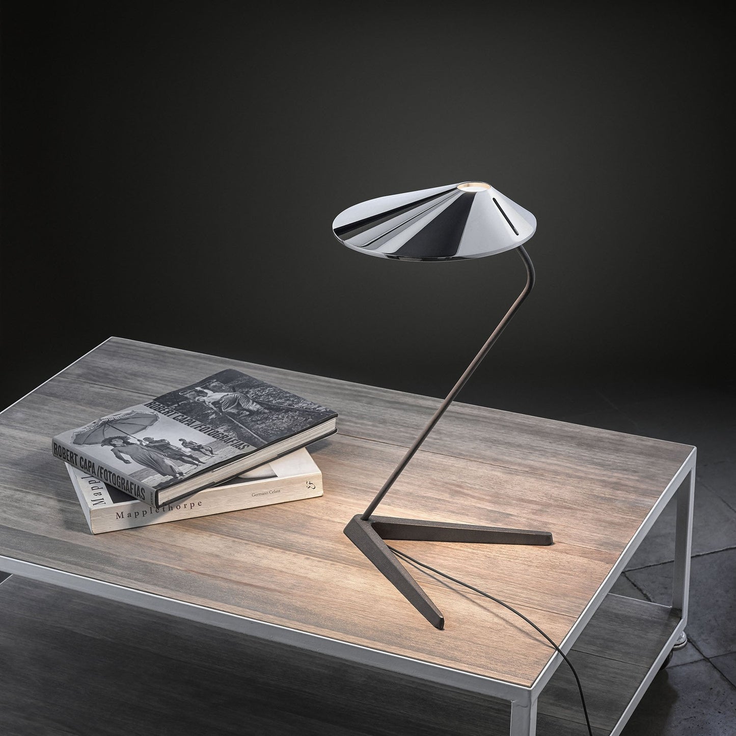 Non La T Table Lamp