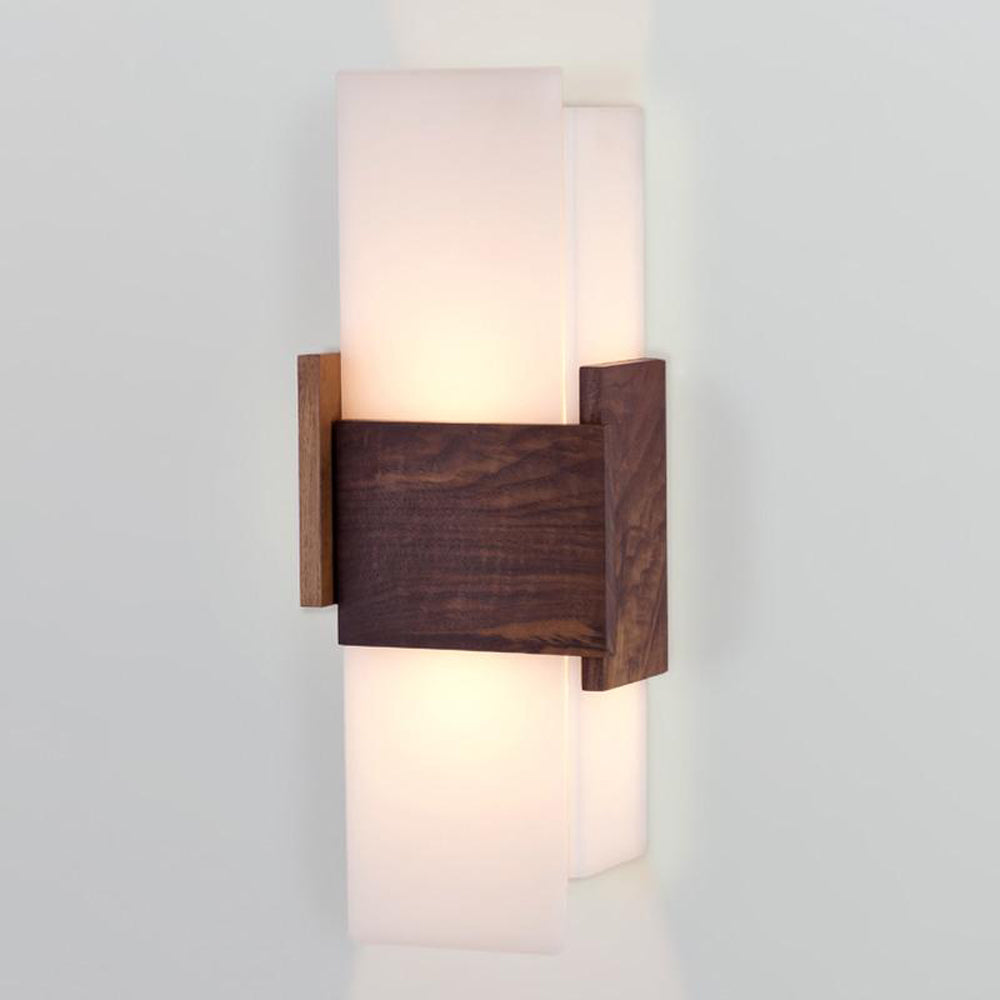 Acuo Wall Light