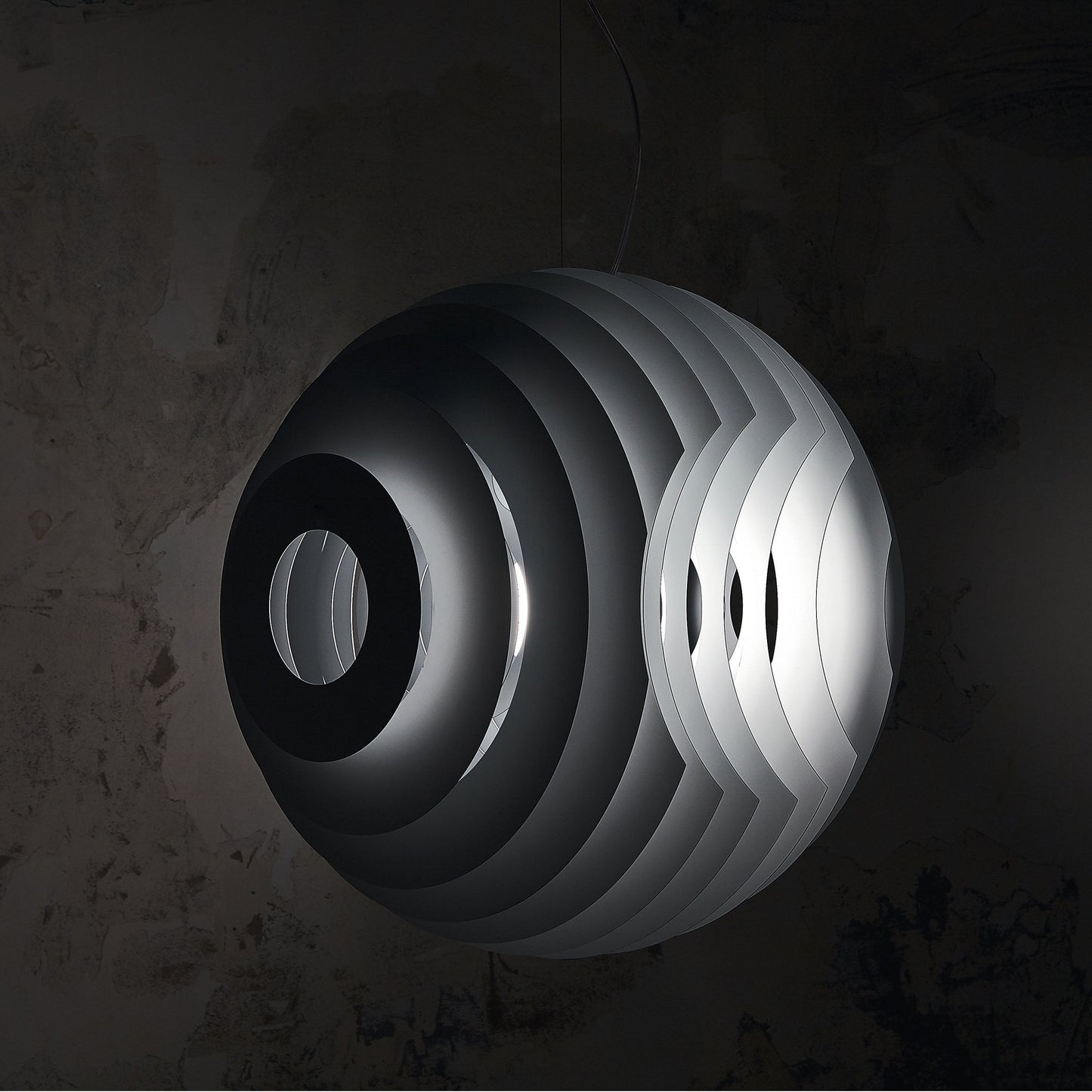 Supernova Pendant Light