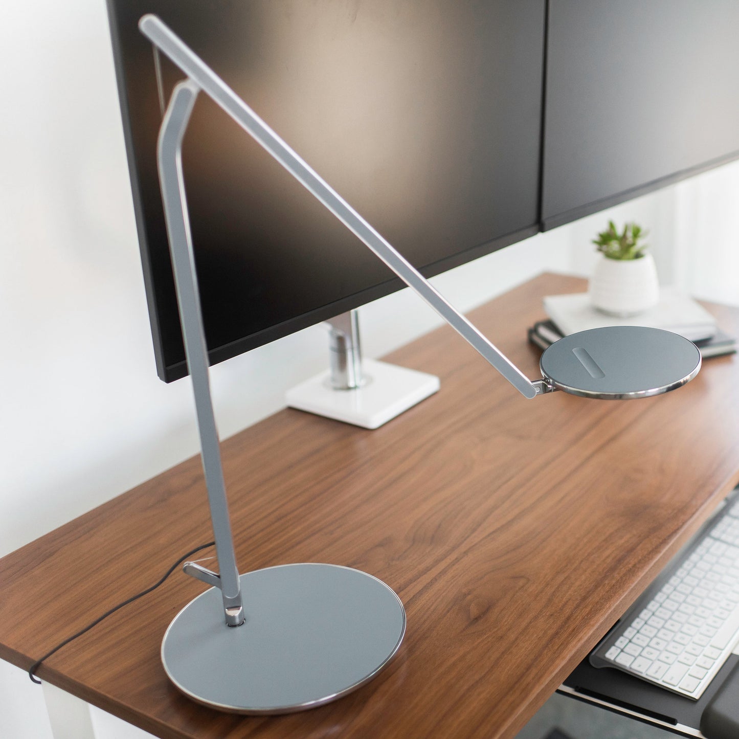 Infinity Task Light