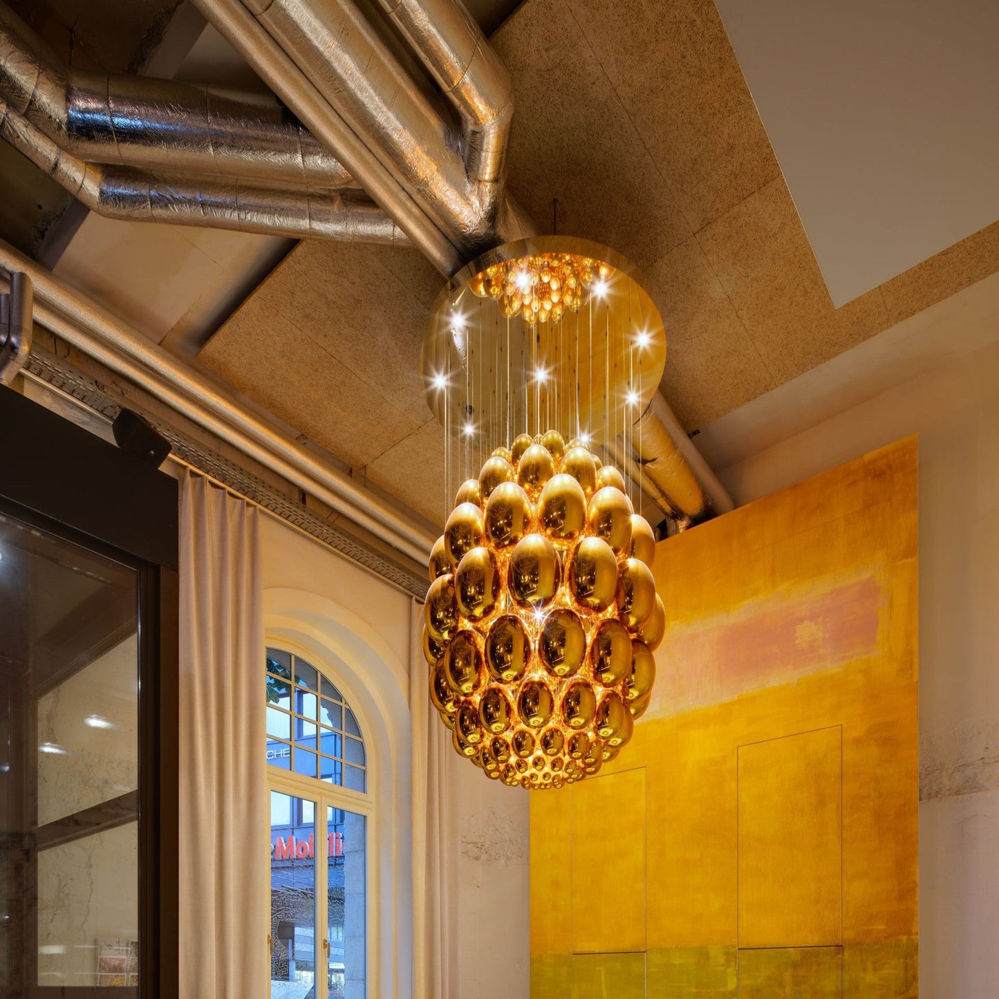 Uovo Sculpture Chandelier