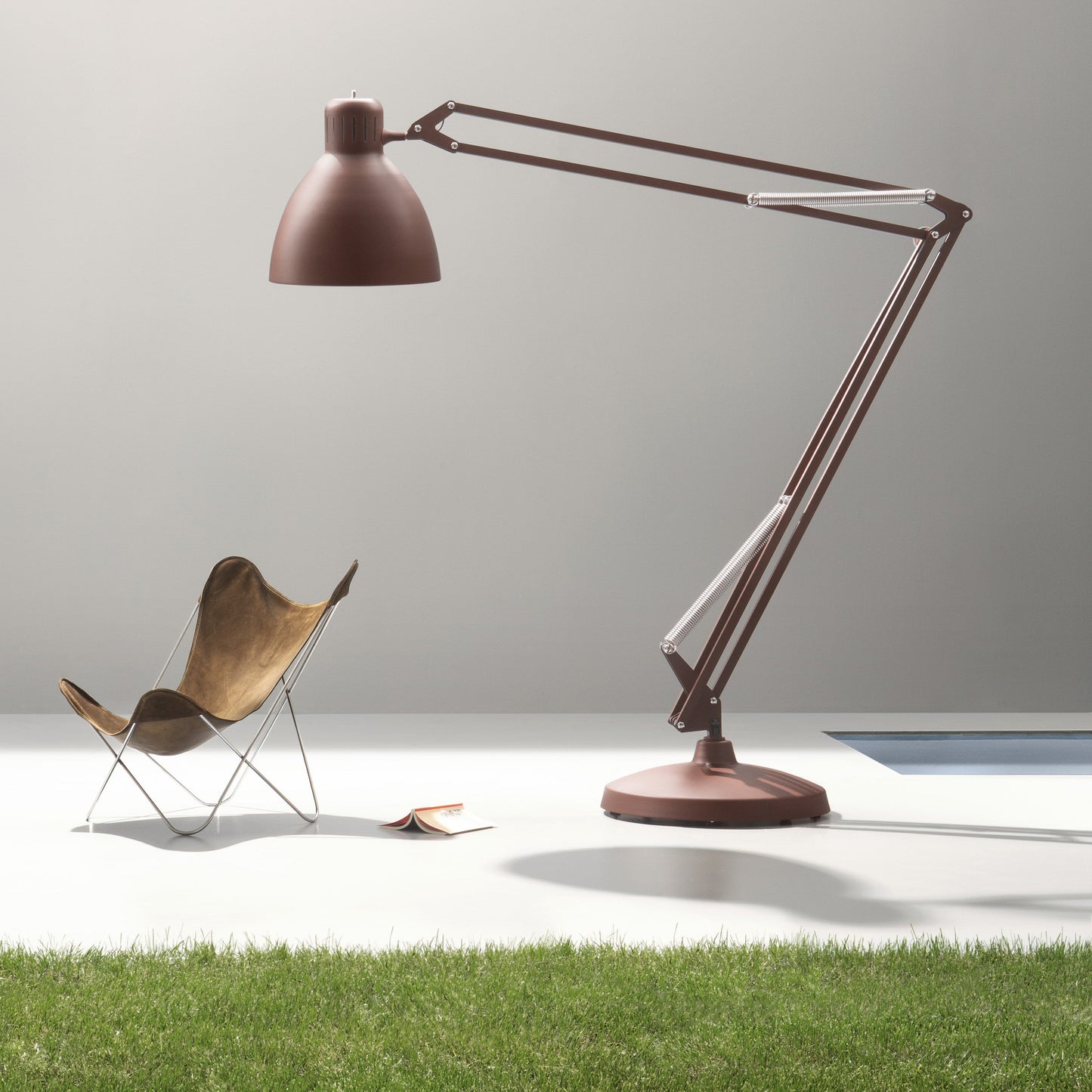 JJ Great Outdoor Floor Lamp