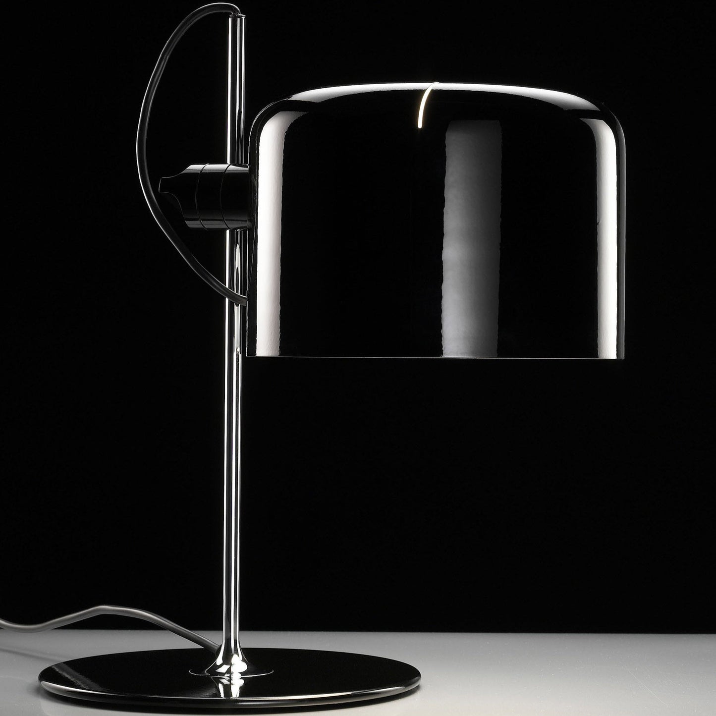 Coup¨¦ Table Lamp
