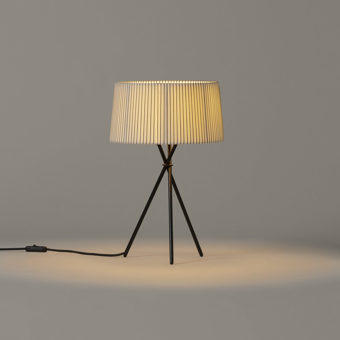 Tripode Small Table Lamp