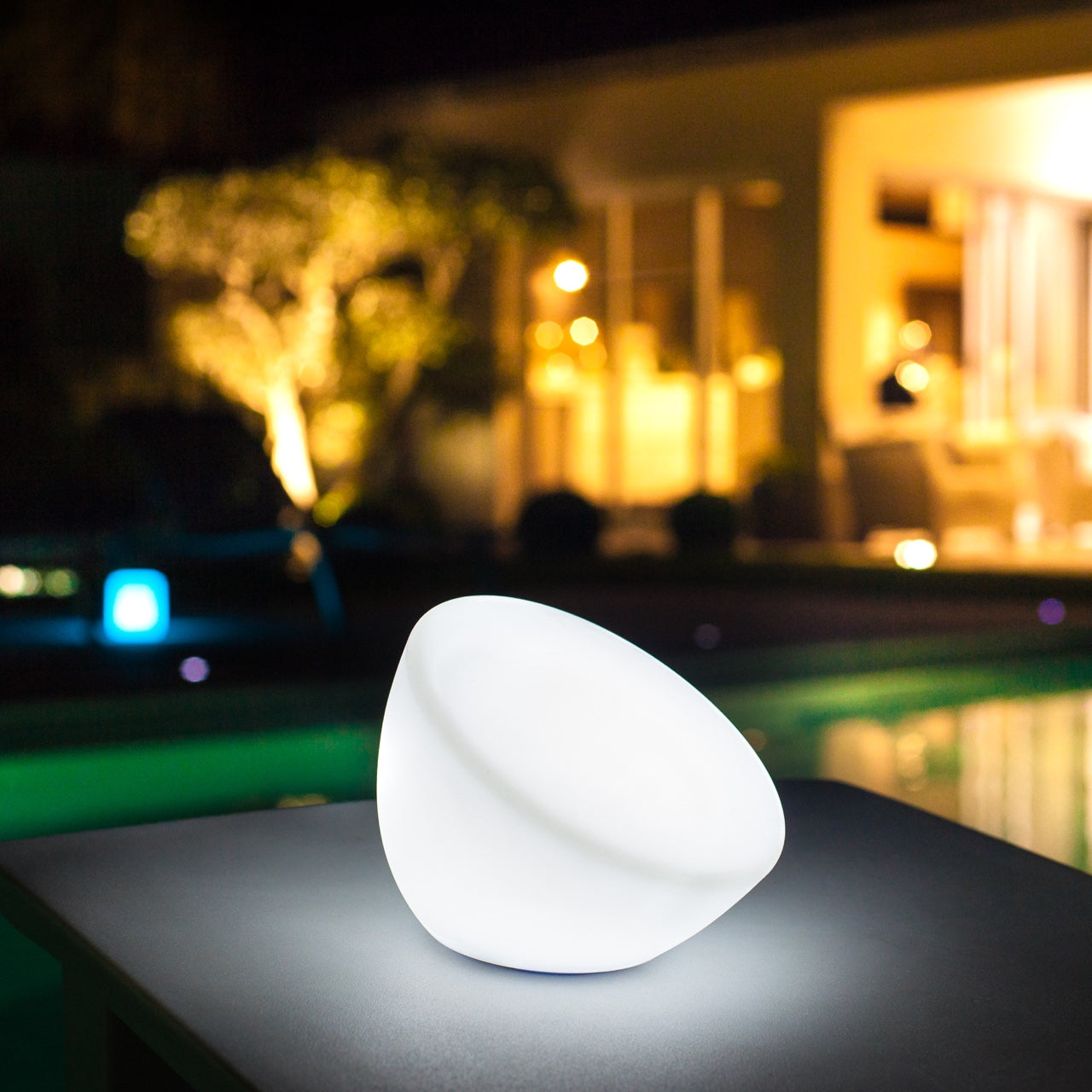 Spot Outdoor Bluetooth LED Table Lamp