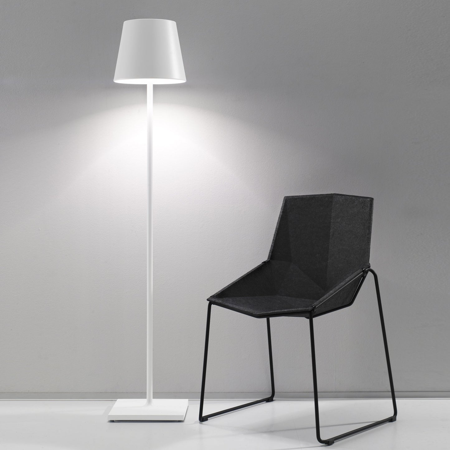 Poldina Pro XXL Adjustable Floor Lamp